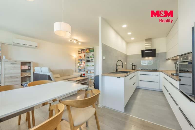 Prodej bytu 4+1, 86 m², Kladno, ul. Mládežnická