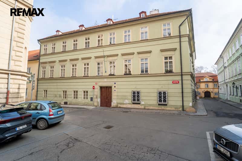 Prodej bytu 3+1 v osobním vlastnictví 57 m², Praha 1 - Malá Strana