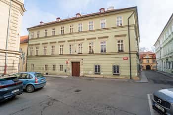 Prodej bytu 3+1 v osobním vlastnictví 57 m², Praha 1 - Malá Strana