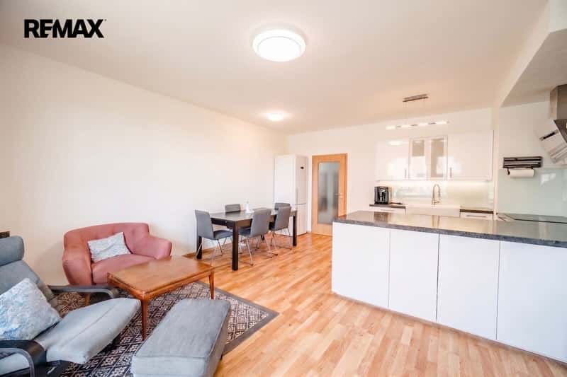 Prodej bytu 4+kk v osobním vlastnictví 93 m², Praha 3 - Strašnice