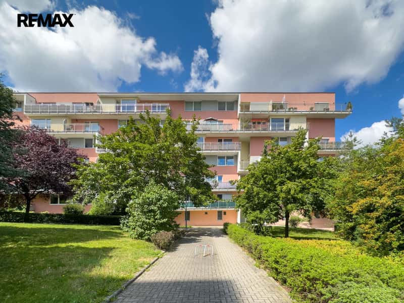 Prodej bytu 2+kk v osobním vlastnictví 64 m², Praha 10 - Horní Měcholupy