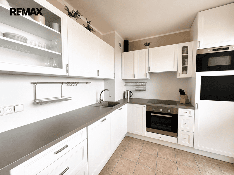 Prodej bytu 3+1 v osobním vlastnictví 66 m², Praha 9 - Střížkov