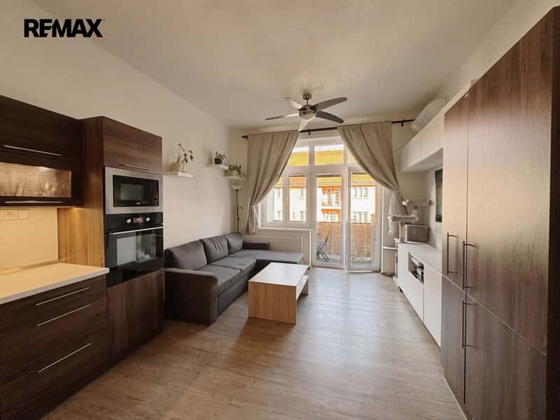 Prodej bytu 2+kk v osobním vlastnictví 44 m², Praha 6 - Dejvice