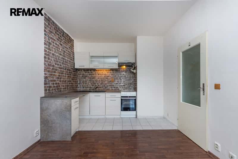 Prodej bytu 2+kk v osobním vlastnictví 42 m², Praha 9 - Kyje