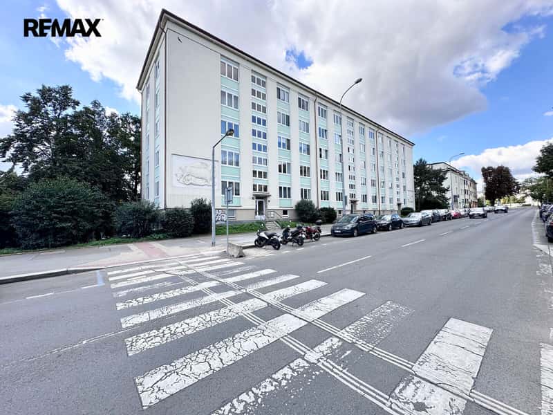 Prodej bytu 1+1 v osobním vlastnictví 42 m², Praha 10 - Vršovice