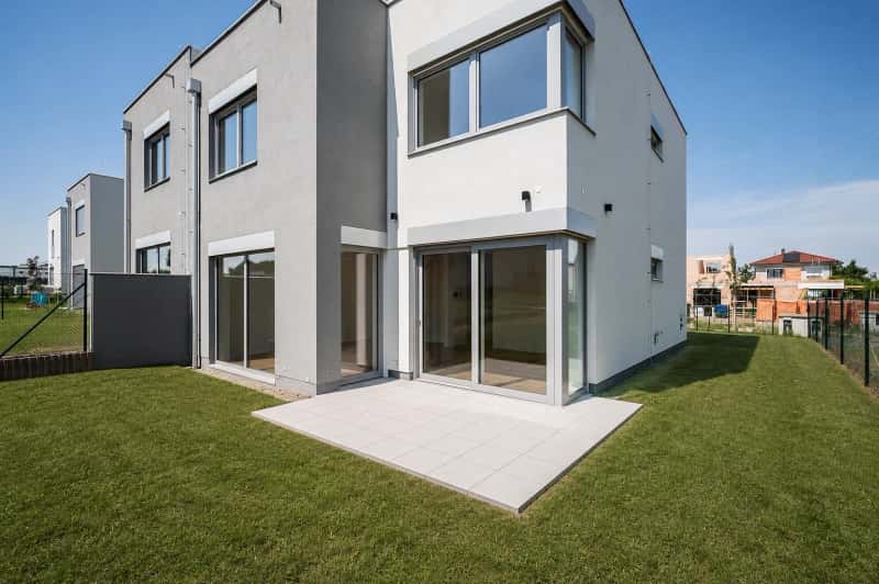 Dům 5+kk, č. 323, 191 m², pozemek 424 m², Praha-západ, Chýně, Bronzová