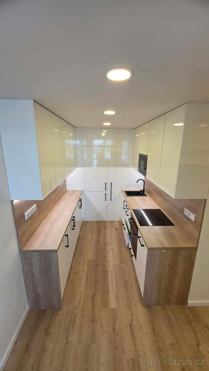 Byt 2+kk s lodžií a komorou, celkem 54 m²