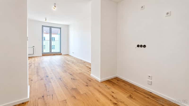 Nový byt 1+kk s balkonem a sklepem, Praha 8 – Libeň