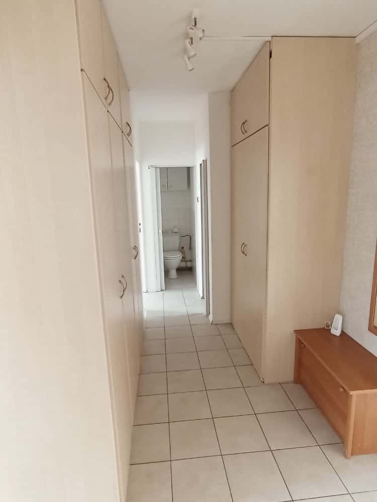 Světlý byt 3+1 s prostornou zasklenou lodžií - Praha 4, Krč