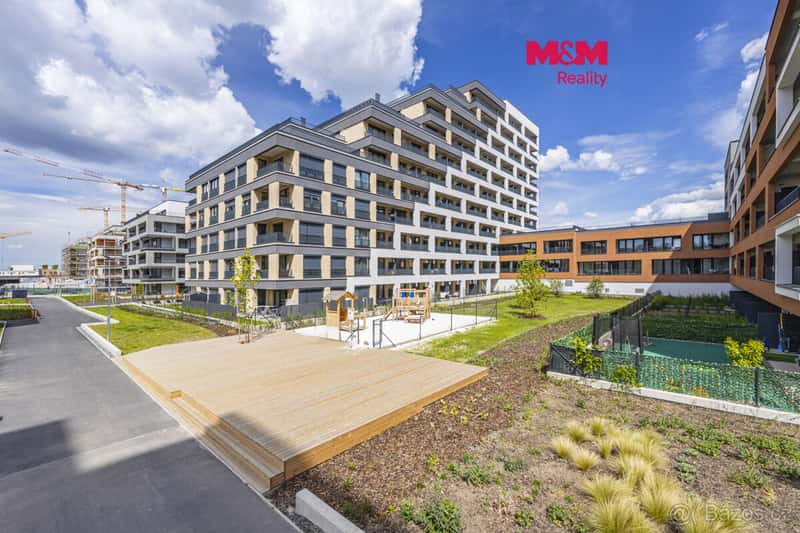Prodej bytu 2+kk, 71 m2 + zahrádka 55 m2, Tesla Hloubětín