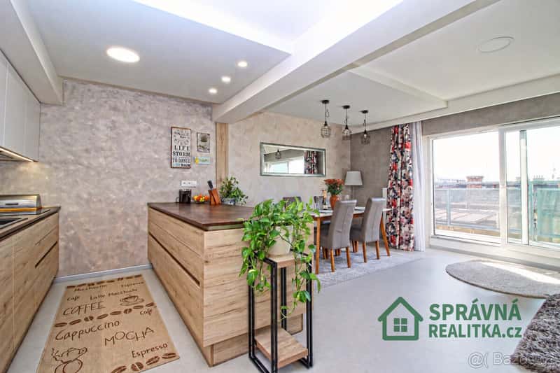 Luxusní penthouse 4+kk, 118,6 m² s terasou 43 m² a garážovým