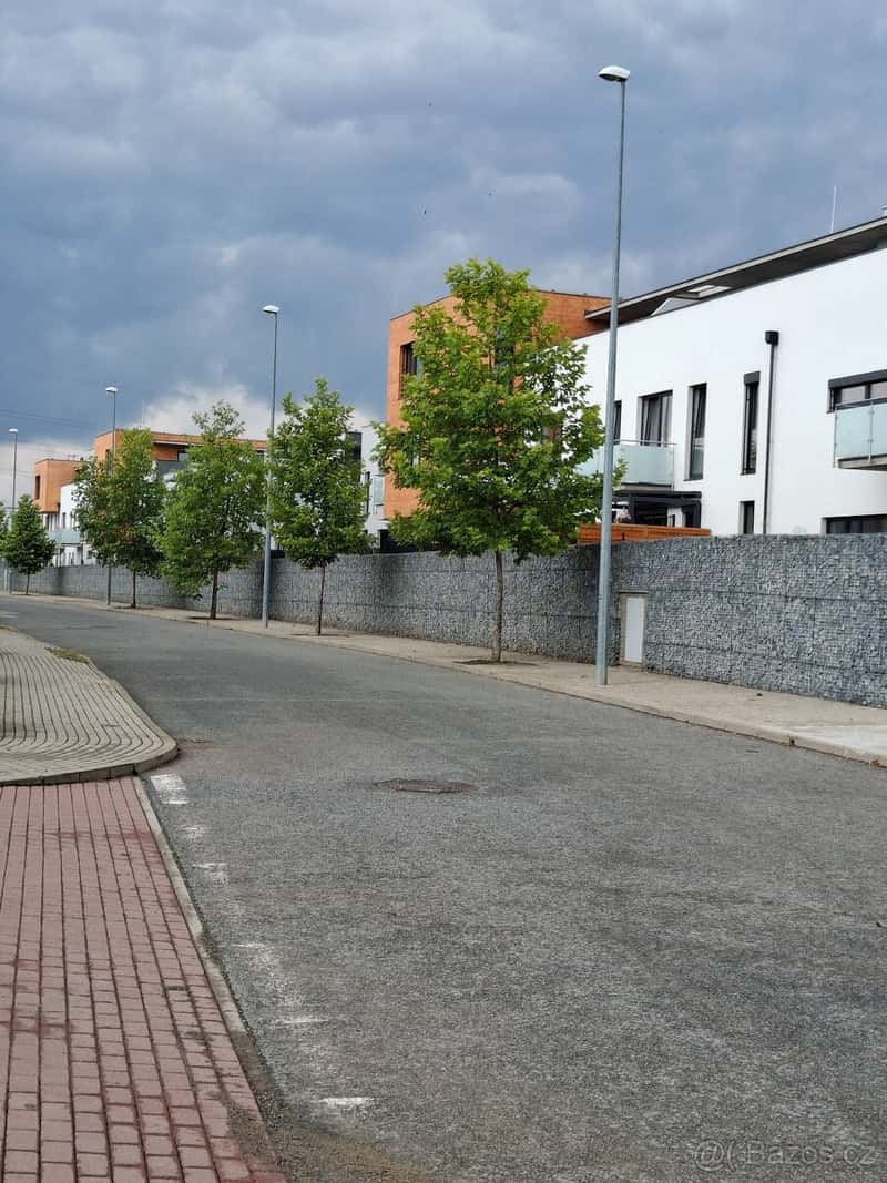 Prodej bytu 2+kk 43m2, terasa 22m2, sklep, garážové stání