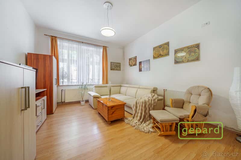 Byt 1+1, 37,5 m², se zahradou a parkováním – Karlovy Vary, S