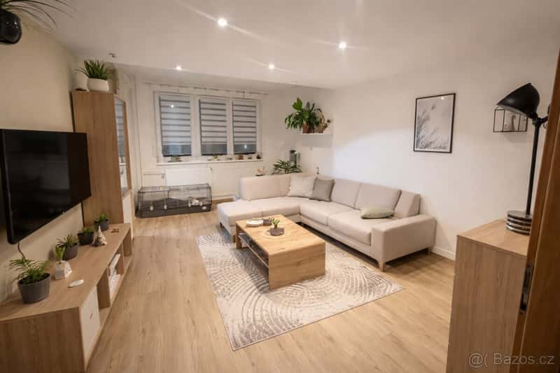 Prodej bytu OV, 3+1 74 m² + zasklená lodžie - J.Bendy