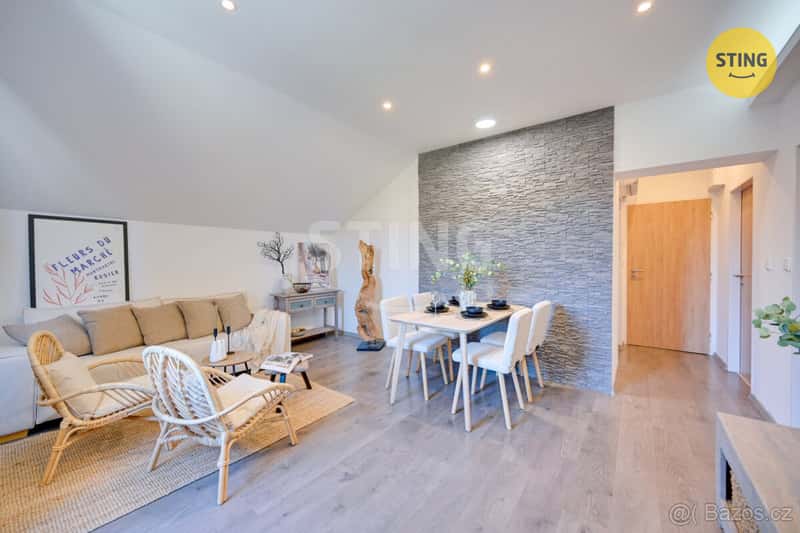 Prodej bytu 3+1 82 m2 se samostatným vstupem a teras, 135471
