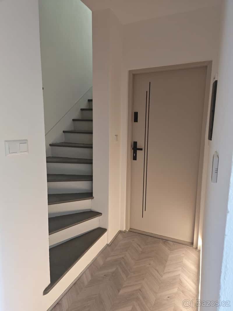 BYT 49 m²| nebo celý dům se 3 byty - osobní vl.