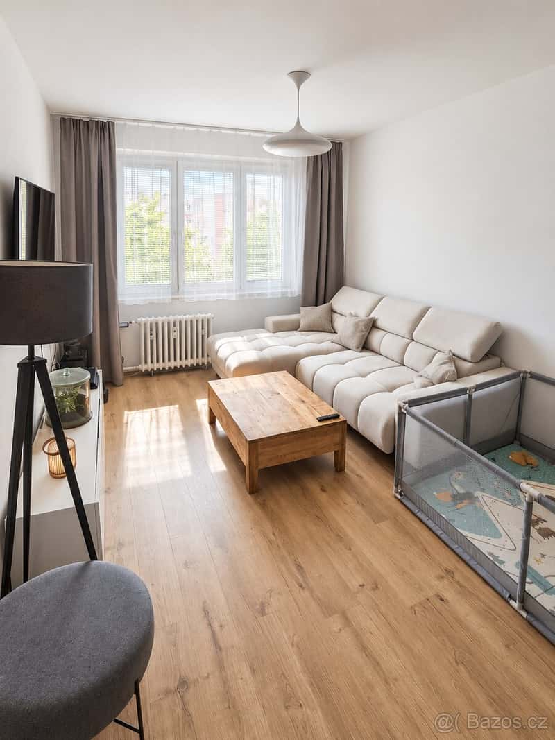 SLEVA  2+1 52m2 po rekonstrukci - Praha Záblěhice