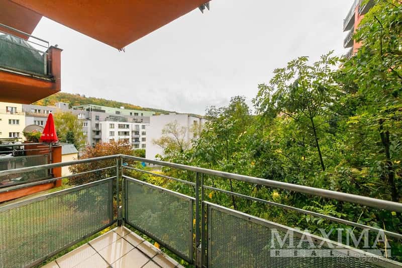 Byt 1+kk o ploše 30 m2 - Praha, Košíře
