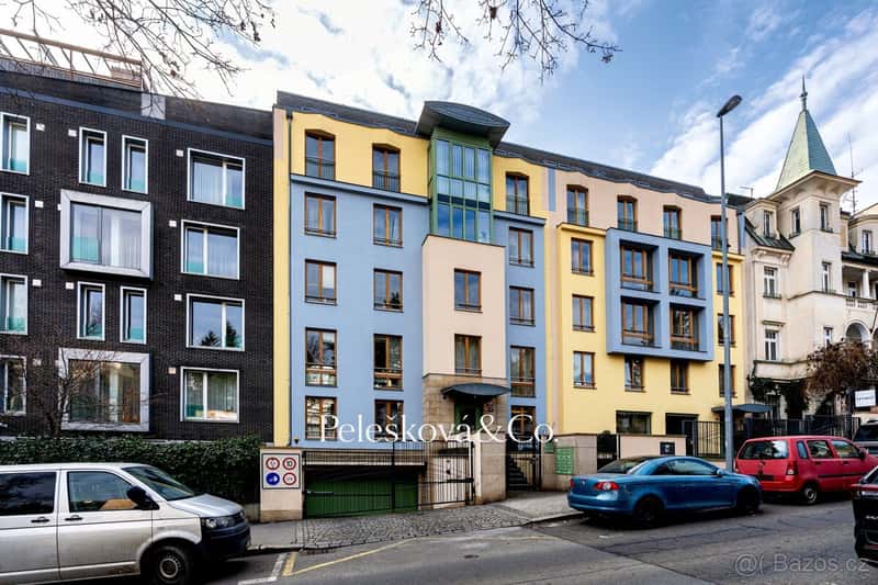 Prodej bytu 3+kk 128 m², 2 garážová stání a sklep, Praha - S