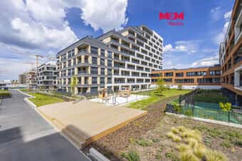 Prodej bytu 2+kk, 71 m2 + zahrádka 55 m2, Tesla Hloubětín