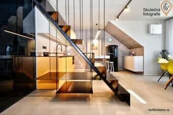 Mezonetový byt 2kk, 62m2, klimatizace, vybavení, sklep, park