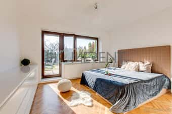 Bydlení se zahradou (180m²) v Praze: 3+kk, terasa, sklep a p