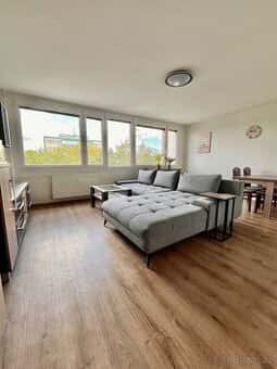 Prostorný byt 3+1, 74 m² + lodžie 6,5 m², komora a sklep, u