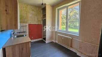 Prodej bytu 2+1 se zaskleným balkonem, Ostrava Poruba