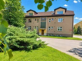 Poděbrady cihl. byt 3+1 v OV, 69,5m2 se zahrádkou