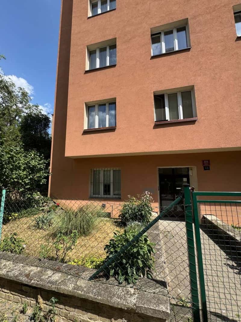 Prodej bytu 1+1 38 m², 28. pluku, Praha