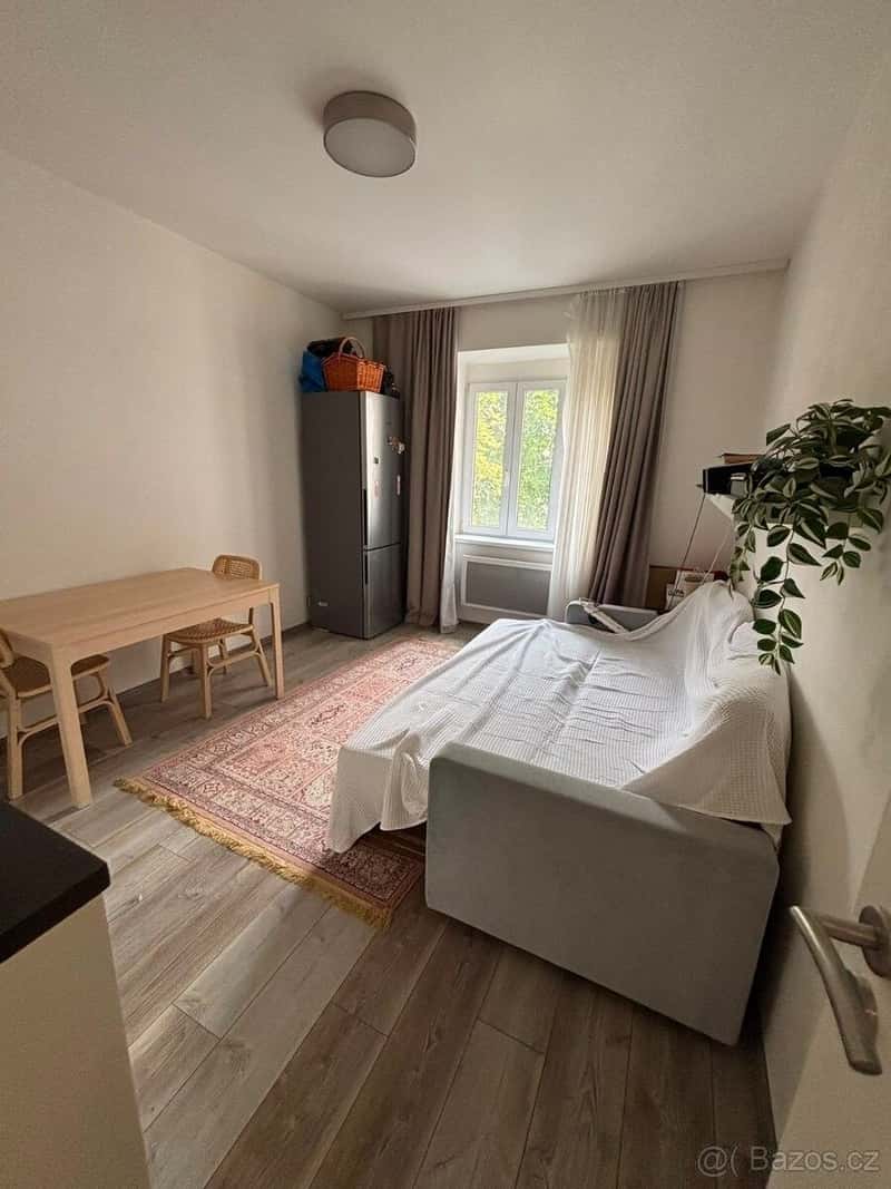 Prodej bytu 1+1 39 m², Vacínova, Praha