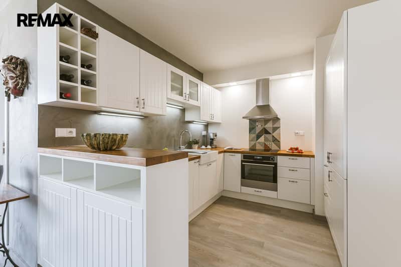 Prodej bytu 3+kk v osobním vlastnictví 73 m², Praha 10 - Vršovice