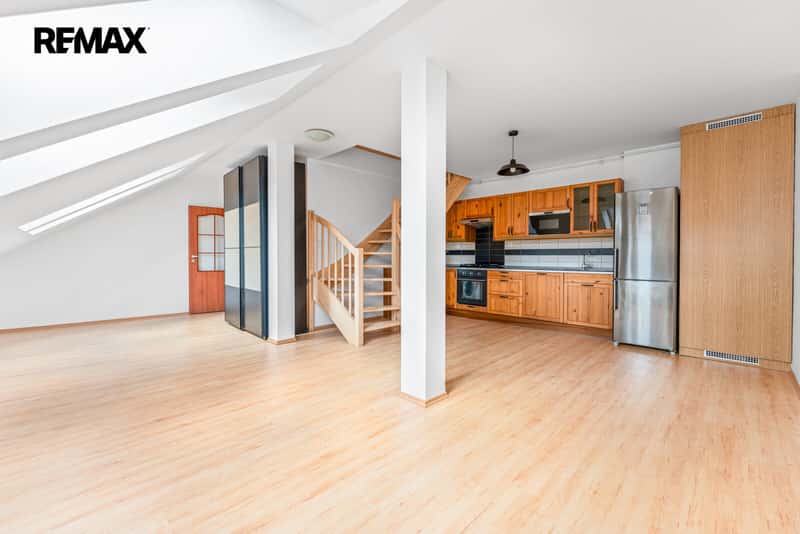 Prodej bytu 2+kk v osobním vlastnictví 73 m², Praha 7 - Holešovice