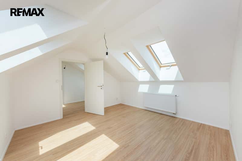 Prodej bytu 3+kk v osobním vlastnictví 72 m², Praha 3 - Žižkov