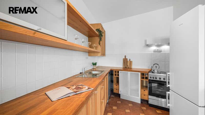 Prodej bytu 4+kk v osobním vlastnictví 100 m², Praha 5 - Hlubočepy