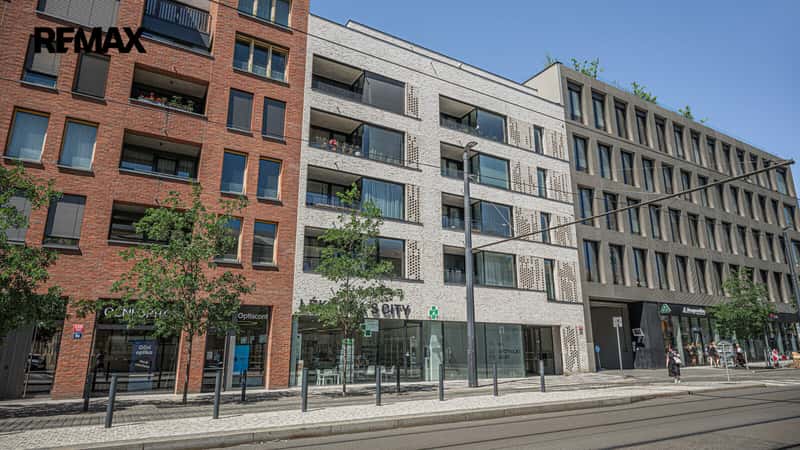 Prodej bytu 2+kk v osobním vlastnictví 64 m², Praha 5 - Smíchov