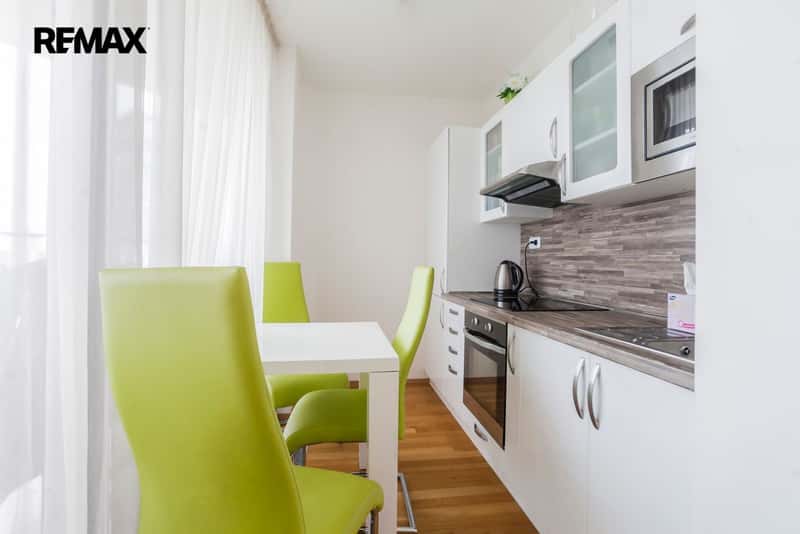 Prodej bytu 1+kk v osobním vlastnictví 38 m², Praha 3 - Žižkov