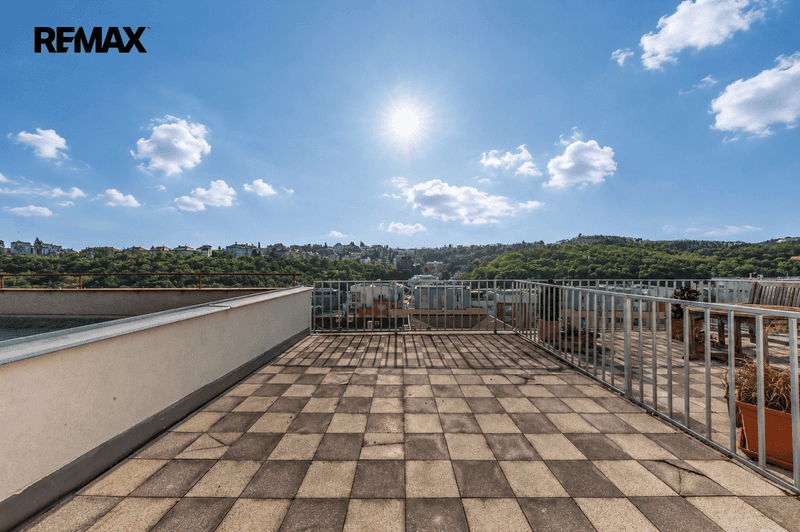 Prodej bytu 1+1 v osobním vlastnictví 24 m², Praha 5 - Smíchov