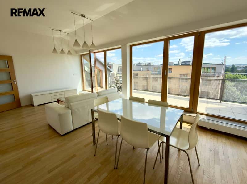 Prodej bytu 3+kk v osobním vlastnictví 84 m², Praha 10 - Vršovice