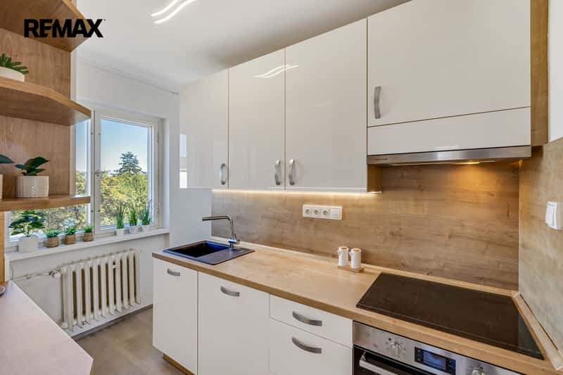 Prodej bytu 3+1 v osobním vlastnictví 64 m², Praha 9 - Horní Počernice