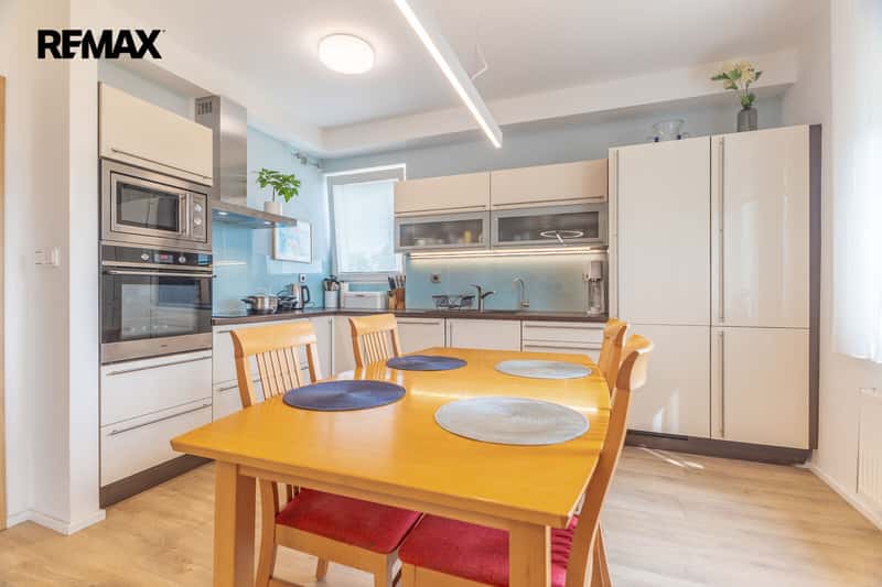 Prodej bytu 4+kk v osobním vlastnictví 94 m², Praha 9 - Horní Počernice