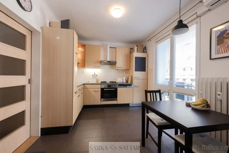 Prodej světlého bytu v OV, 3+kk 59m2 plus sklep 2m2 a balkón