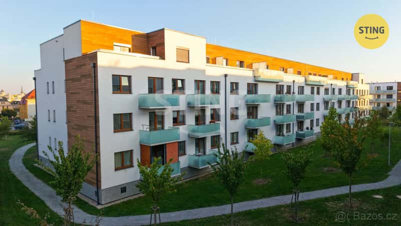 Moderní 2+kk s prostornou terasou a garážovým stáním, 136833