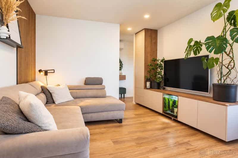 Prodej bytu s balkonem – 71,55m², Hradec Králové