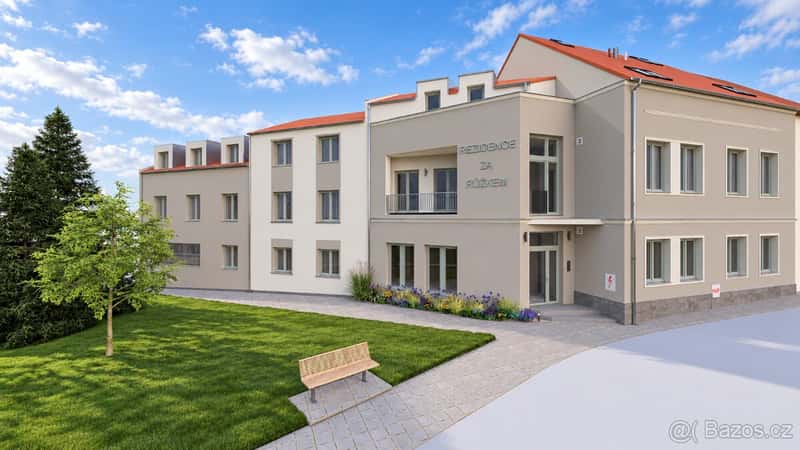 Velký 2+kk v centru Dobřan 79m2 – parkovací stání v ceně