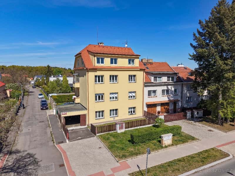 Prodej bytu 3+kk ,105 m² s balkonem, zahradou - Dunajevského