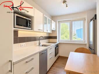 Prodej, byt 3+1 s balkonem, Klánovice
