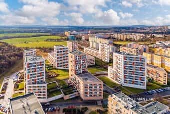 K prodeji světlý a moderní prakticky nový byt 2+kk 50 m2 /L/