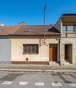Rodinný dům 2+1 s podkrovím a zahrádkou – Pardubice