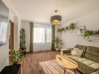 Prodej bytu 3+1 se šatnou a zasklenou lodžií v Modřicích